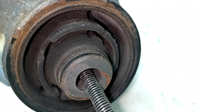 Rear left axle trunnion Nissan Rogue 14-20, microcracks S/B