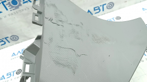The rear pillar trim behind the left window of the Audi Q5 80A 18-24 is gray and needs cleaning. It is worn and has a broken mount. The mounts are broken.
