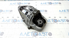 The left engine mount for an Audi Q5 80A 20-24 MHEV, PHEV, is broken.
