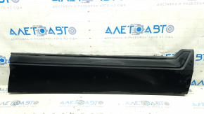 The lower front right door trim panel for a Honda CRV 17-22 has a broken mount.