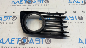 Lower left grille of the front bumper under fog lights Toyota Prius 20 04-09