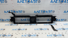 The Audi A5 F5 18-25 radiator grille mount is broken.
