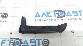 The right inner trunk lid light cover for a VW Jetta 19-24 has a broken mount.