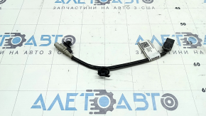 Coolant system sensor wiring on the Hyundai Tucson 22-25 2.5 water pump.