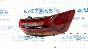 Right outer fender light for a 19-19 VW Jetta, scratches and cracks