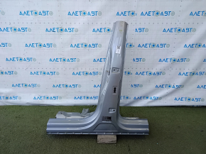 The central left body pillar of a VW Tiguan 18-24 was sawed off.