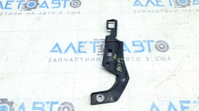 The right rear bumper mount of the Audi A6 C8 19-24 is broken.