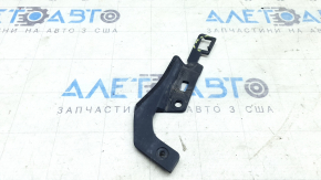 The right rear bumper mount of the Audi A6 C8 19-24 is broken.