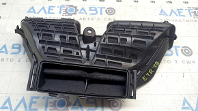 Central air duct for the front panel of the Audi E-Tron 19-23