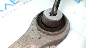 The upper front right control arm of the Audi A6 C8 19-24 has a torn silent block.