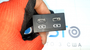 Toyota Venza 21 Type-C Charger Connectors - Scratches
