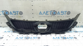 Toyota Venza 21-24 radiator grille: sand, cracks, scratches