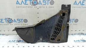 The front left fender liner of the Audi A6 C8 19-24 is broken.