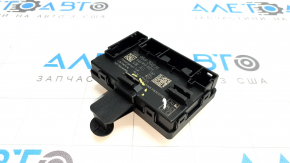 The front right door computer of the VW Tiguan 18-24 has a broken mount.