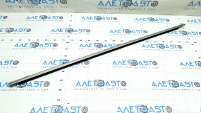 Molding door-glass center front right VW Tiguan 18-24 chrome, scratches