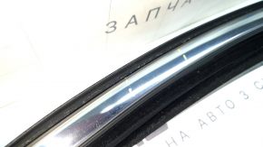 Upper front right door molding for VW Tiguan 18-24 with glass seal, chrome, scratches