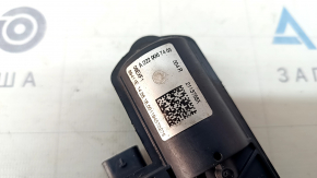 Mercedes A-class V177 19-22 M260 exhaust manifold flap actuator broken mount
