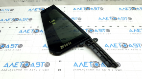 Tinted rear right triangle door glass for a VW Tiguan 18-24, cracked seal, broken guide