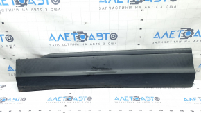 Lower front left door trim for VW Tiguan 18-24: structure, scratches, scuffs, broken fastener, paint damage