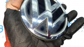 VW Tiguan 18-21 trunk door emblem, broken guides, minor scratches