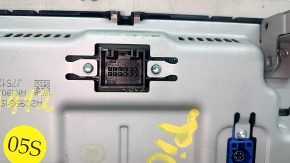 VW Tiguan 18-24V Head Unit 8 Buttons Without Navigation, Without Cover, Scratched