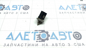 Fuel pressure sensor Mercedes A-class V177 19-22 M260 on the fuel rail