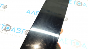 Front right side door trim for VW Tiguan 18-20, glossy black, scratches