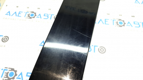 Front right side door trim for VW Tiguan 18-20, glossy black, scratches
