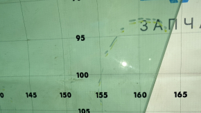 VW Tiguan 18-21 front right door glass scratches