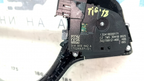 The steering wheel control buttons on the VW Tiguan 18-21 are broken.