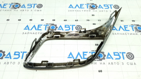 Right muffler frame for VW Tiguan 18-21 chrome, swollen chrome, scratches, abrasions, cracked