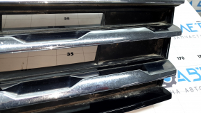 VW Tiguan 18-21 radiator grille without emblem, under radar, sand, broken fasteners