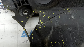 The front engine guard of the Audi A5 F5 18-25 is pressed and rubbed.