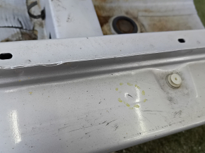The right central body pillar of a Toyota Camry v40 is sawn off, there are bumps
