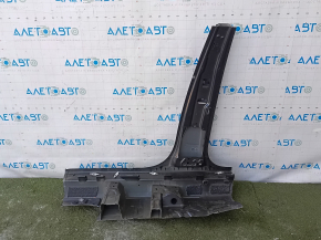 The right central body pillar of the Audi A4 B9 17-25 is sawn off, dented