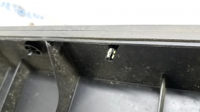 Plastic windshield wiper grille for Ford Escape MK4 20-26, cracks in guides, broken