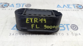The front left jack for a 19-23 Audi E-Tron has broken latches.