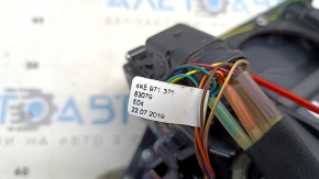 The left charging port housing of the Audi E-Tron 19-23 is bare, without the charging pattern on the cover.