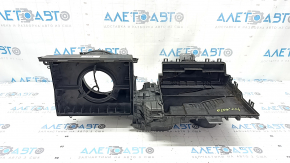 The heater housing is bare, the ventilation is broken, and the mount is broken on a Ford Escape MK4 20-26.