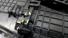 The heater housing is bare, the ventilation is broken, and the mount is broken on a Ford Escape MK4 20-26.