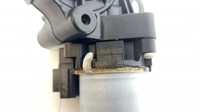 Mazda CX-90 24-26 driver's seat tilt adjustment motor is rusty, but working.