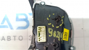 The steering wheel control buttons on the left Hyundai Elantra AD 19-20 are broken and worn.