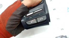 The steering wheel control buttons on the left Hyundai Elantra AD 19-20 are broken and worn.
