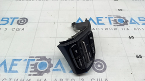 The steering wheel control buttons on the right Hyundai Elantra AD 19-20 are broken and worn.