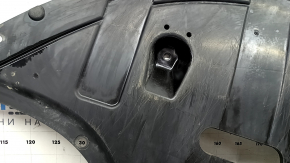The engine guard on the Hyundai Elantra AD 17-20 2.0 is worn out.