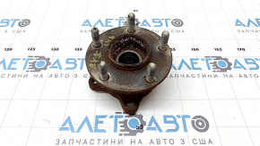 Mazda CX-90 24-26 rear right hub rusty