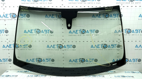 Windshield chips on a Porsche Macan 15-18 with a rain sensor