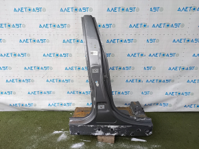 The central right body pillar of a BMW X5 F15 14-18 was sawed off.