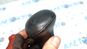 Audi Q5 8R 12-17 gear knob, black leather, scratches, broken mount
