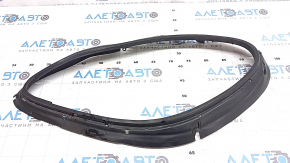Front left headlight seal for Porsche Macan 15-18 xenon headlights, cracks in the fasteners